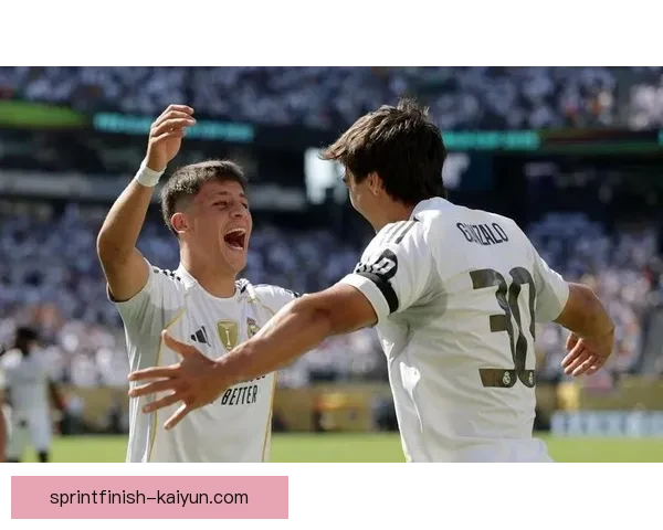 阿隆索在中场组织方面表现稳健，成为球队进攻的关键枢纽