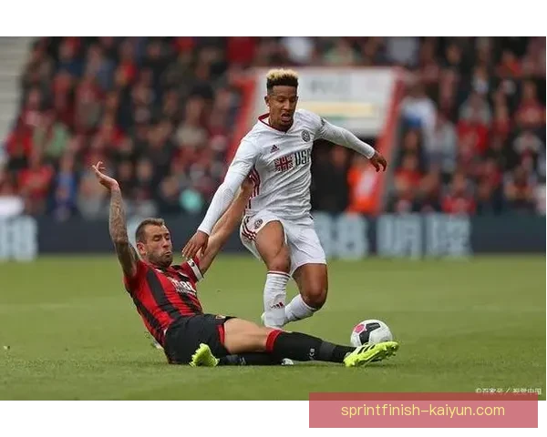 梅赫伦防线稳健表现引发媒体关注，球队状态持续提升